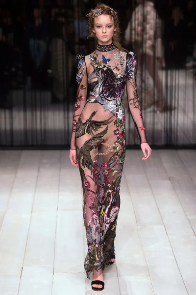 Look 38